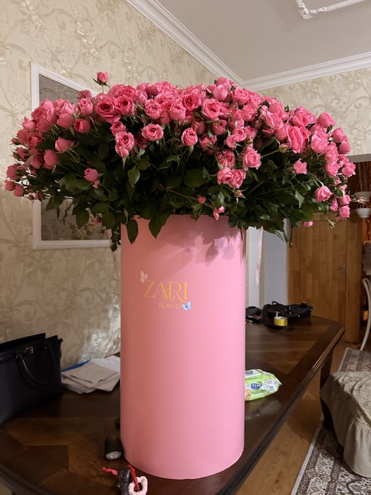 Цветы большая коробка букет