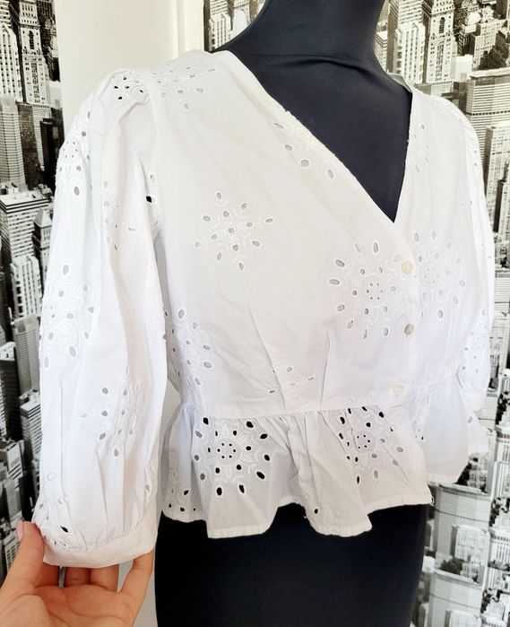 Buza alba Zara cu maneci bufante