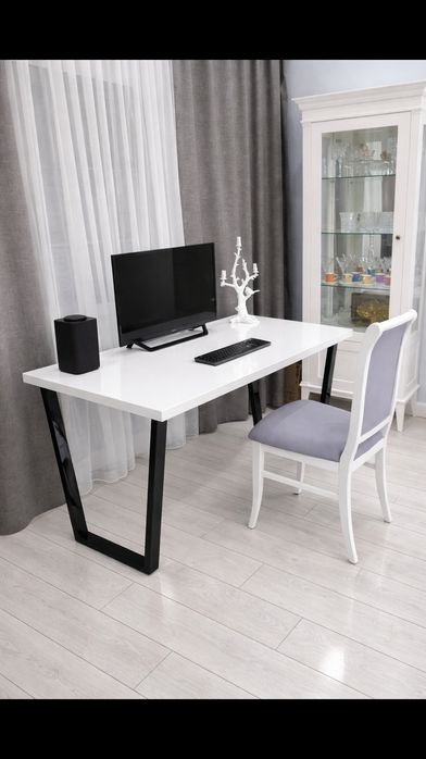 Стол компьютерный письменныйй