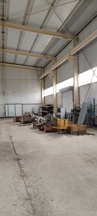 Дава се под наем Промишлена сграда в Стара Загора, Три чучура - юг - 421 кв.м за 1632 € - Снимка #9