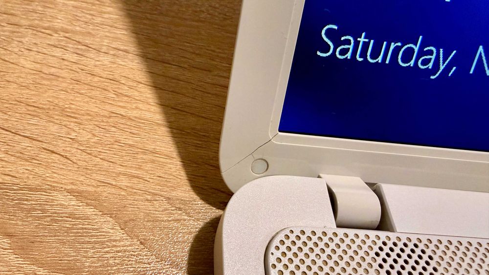 Toshiba Satellite C855-1Q9, AMD, оригинален Windows + мишка HP и кейс