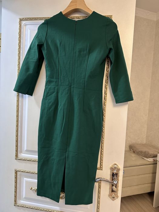 Строгое Зеленое платье на вечер и деловую встречу /работу