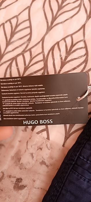 Pantaloni Hugo Boss mărimea 32 noi