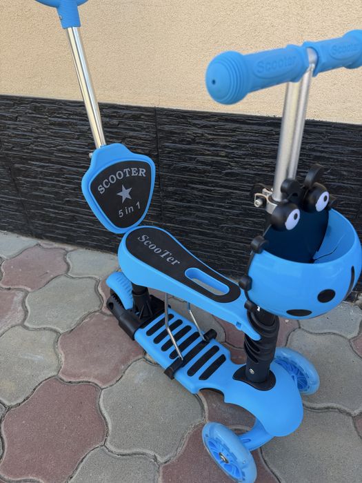 Trotineta Action One Smart Kid 5 IN 1 cu roti luminoase Albastra