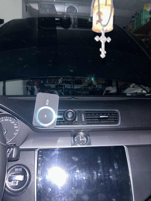 Magsafe безжично зарядно + магнитен държач за кола