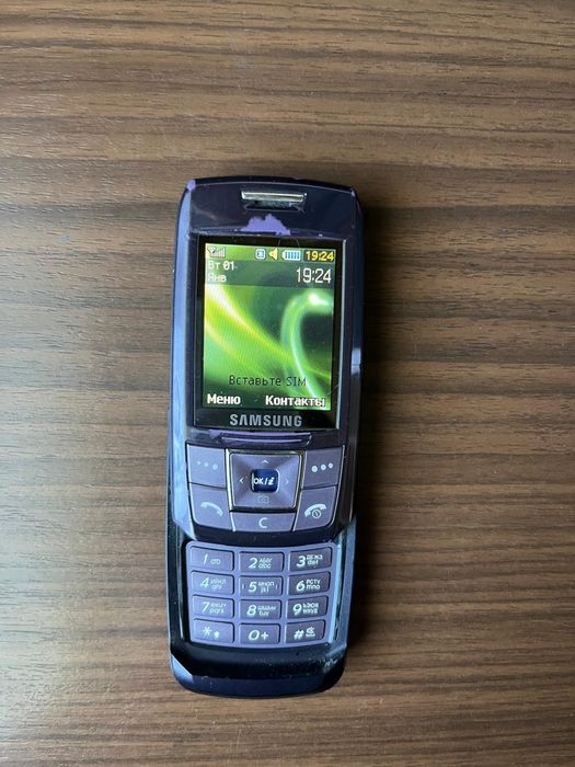 Продам два телефона  Самсунг