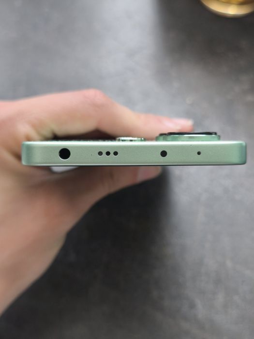Xiaomi redmi 13 mind Green 8 RAM 256 ROM