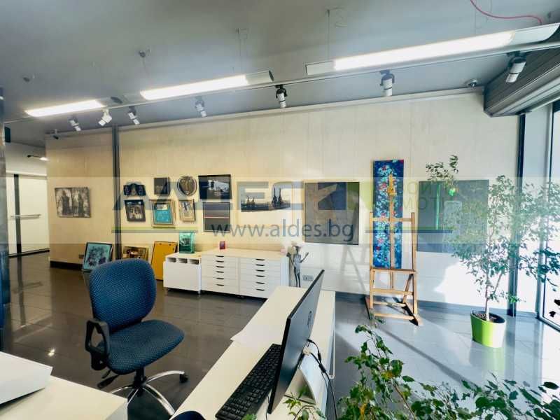 Отдава се магазин на бул. България!