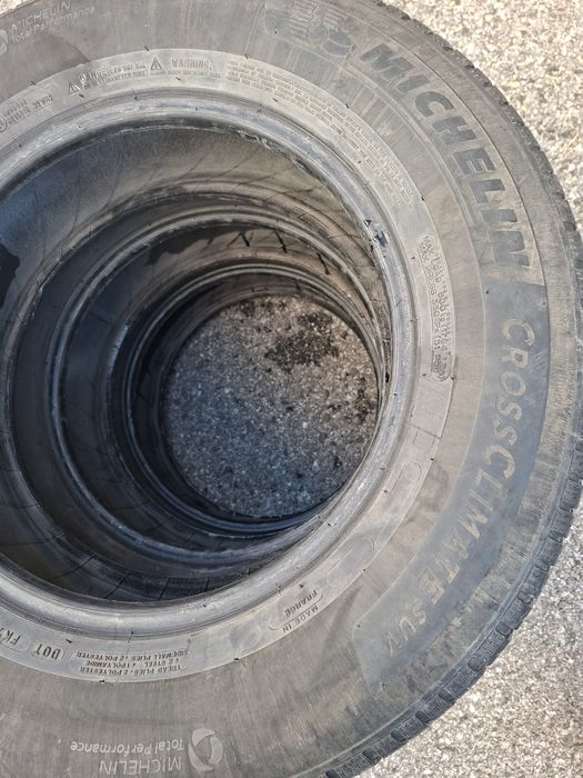 Michelin cross climate  215 / 70 / 16