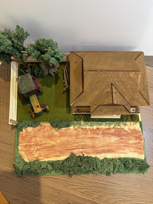 Diorama UTB 650 cu casa