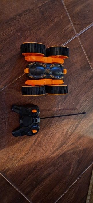 Masinuta cu telecomanda