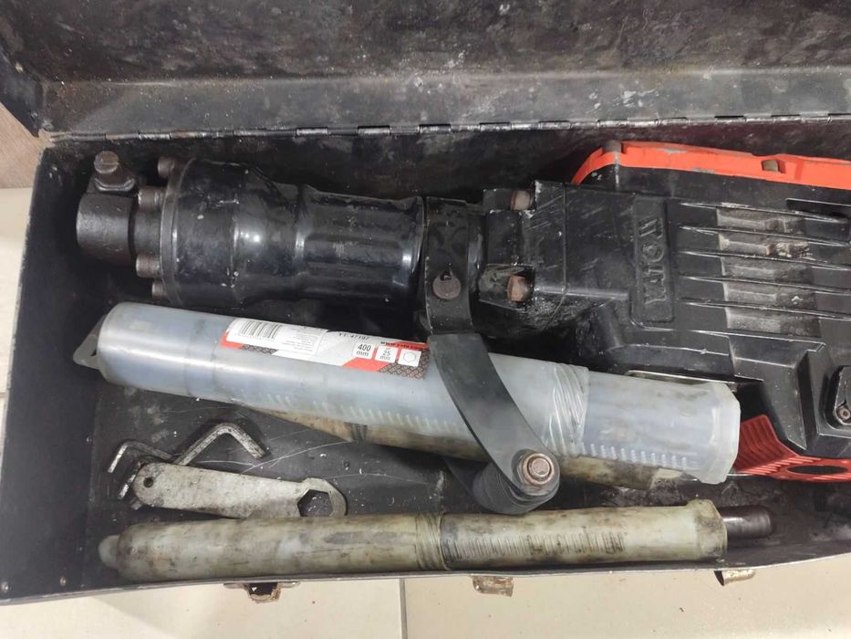 Къртач YATO-82002, 70 J, HEX, 1600 W