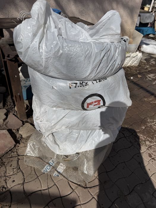 Комплект летней резины 215/70 R15 стояли на Toyota Grand Hiace