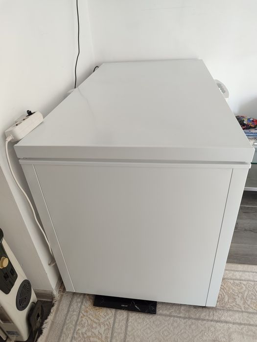 Продам морозильную камеру Hansa