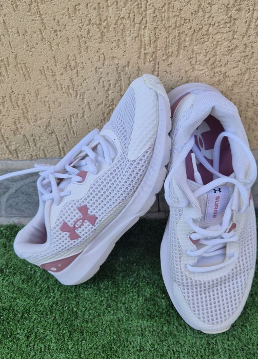 Adidasi Under Armour dama