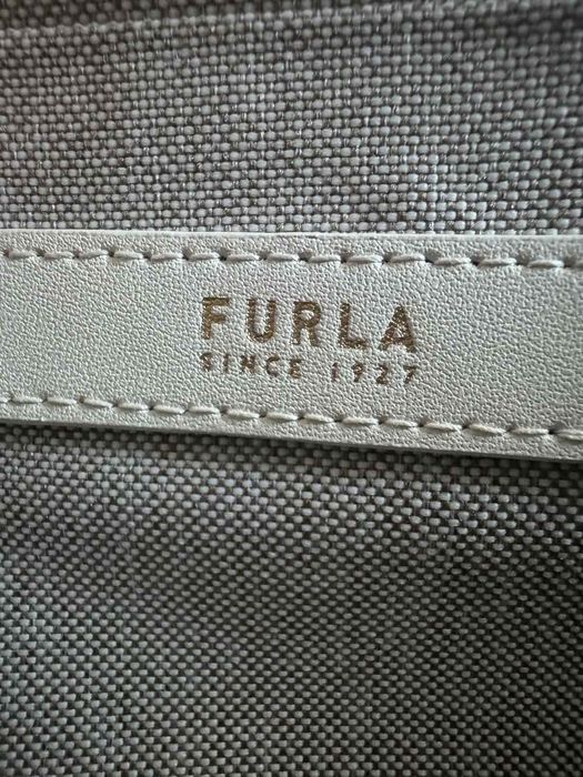 Дамска чанта Furla – нова, кремаво/бяла, с верижка