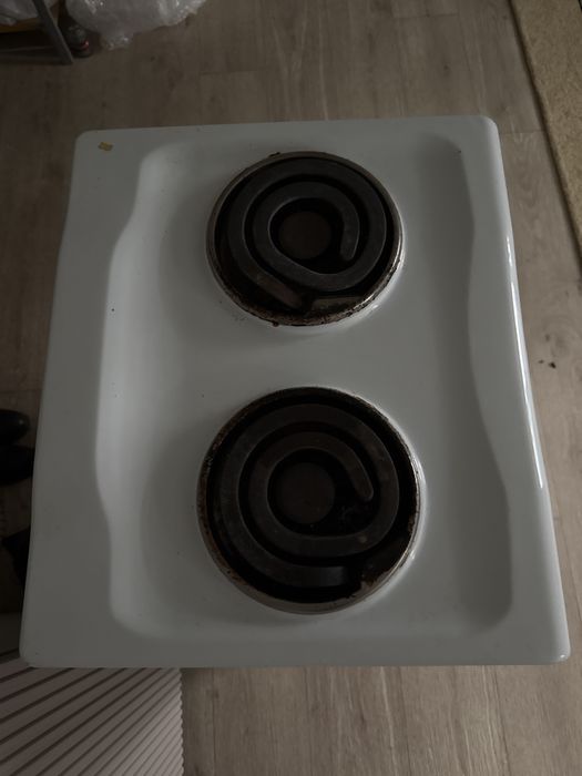 Продам электрическую плиту