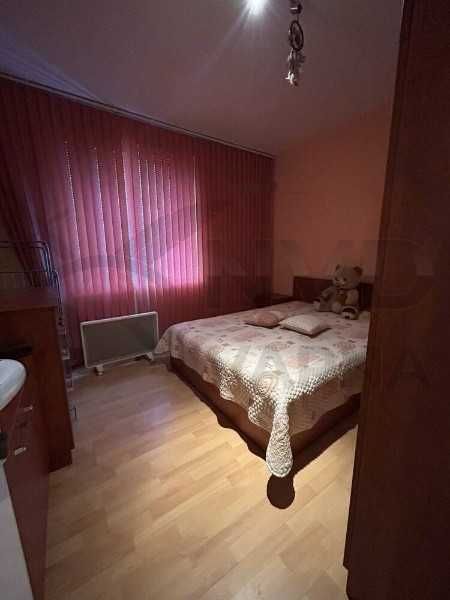 Дава се под наем Тристаен апартамент в Варна, ЖП Гара - 89 кв.м за 750 € - Снимка #3