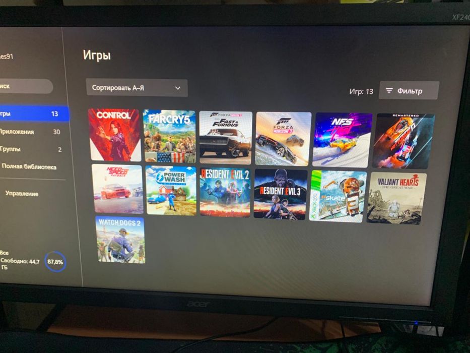 Продам xbox one на 500 гб