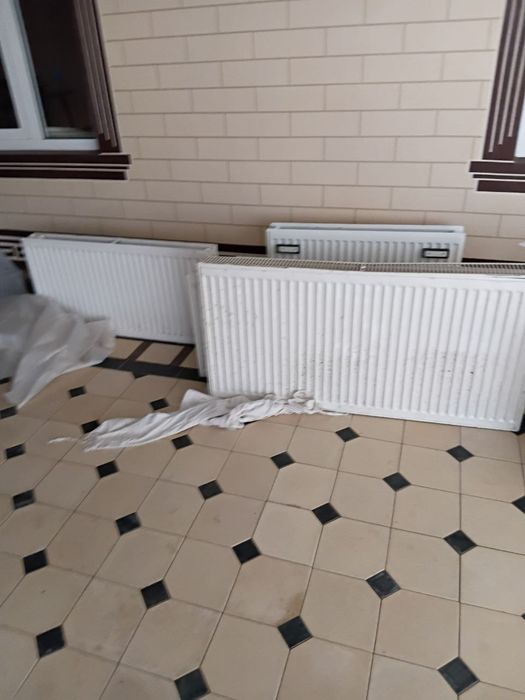 Panelniy va qovurgʻalik radiatorlar б/у