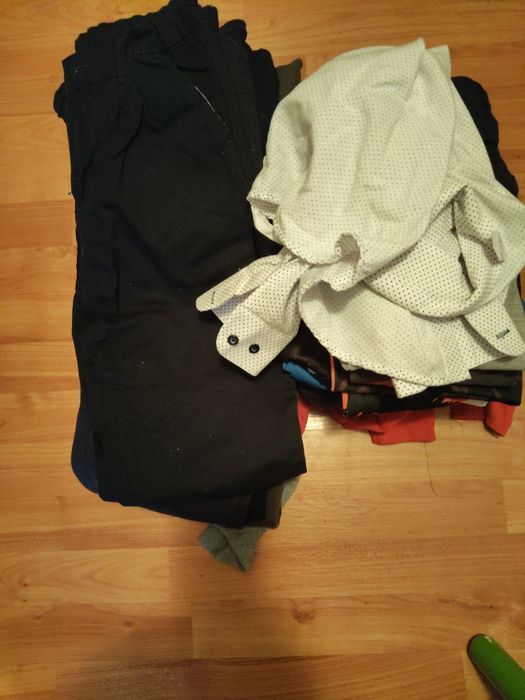 SE vinde lot de băieți și pantaloni lungi și scurți tricouri