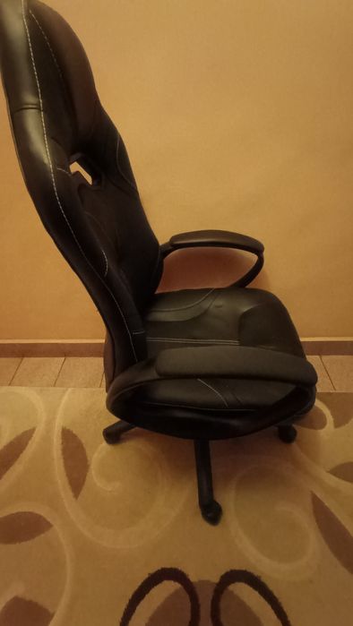 Продава се офис стол
