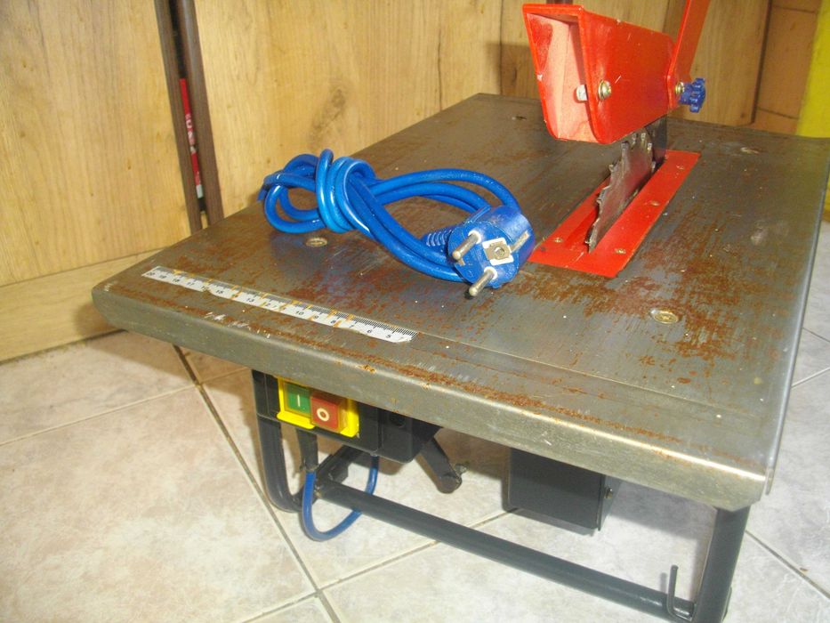 800 Вата Холандски Настолен Циркуляр Наклон На Диска ф205мм FERM FZB