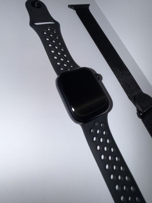 Vand Apple Watch Series 7 NIKE + Carcasa protectie + bratara metalică