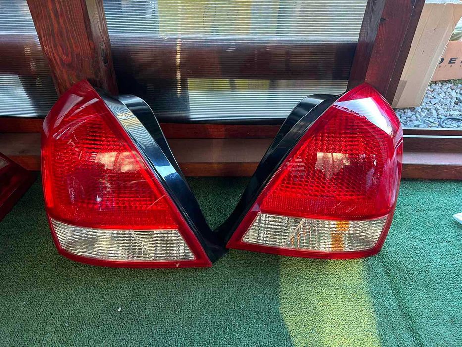 стоп стопове нови Hyundai Elantra sedan 2000-2006г. #163SA #165SA.