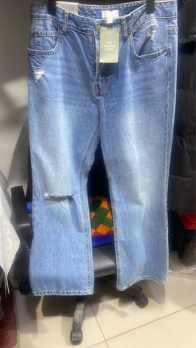 Продам джинсы новый