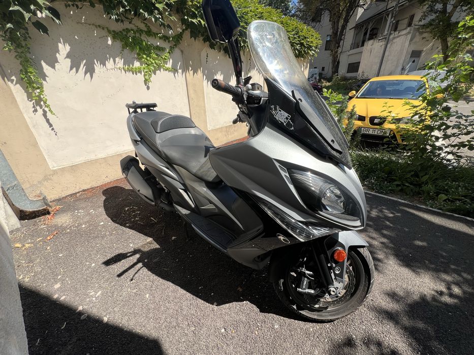 De vanzare maxi scuter Kymco Xciting 400i