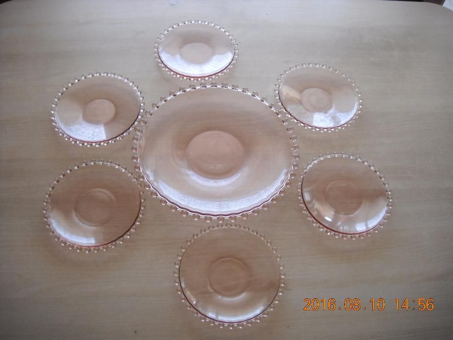 Тортен сервиз от цветно стъкло