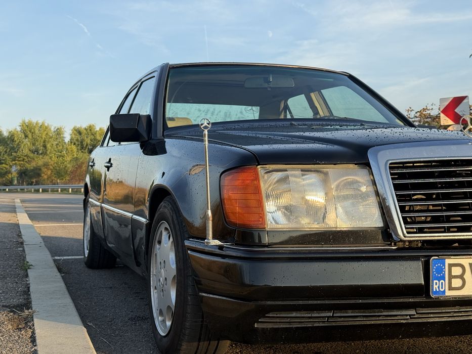 MERCEDES-BENZ E-Class 1992 — imagine 4