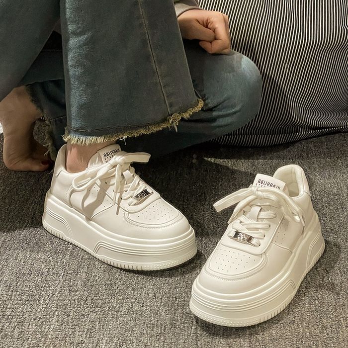 Продаю новые кроссовки