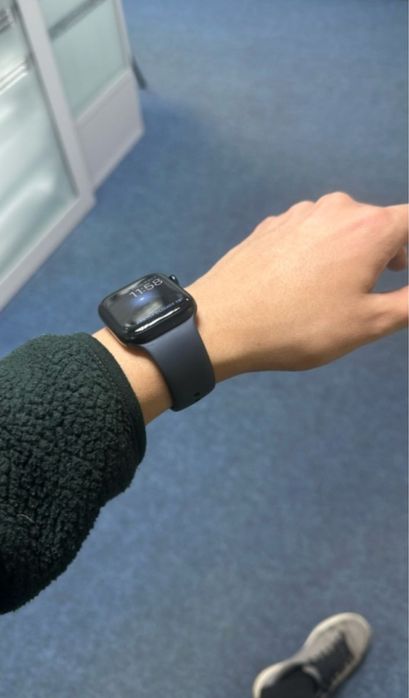 Продам смарт часы Apple Watch SE  44 mm