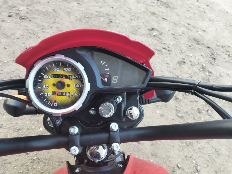 Мотоцикл ular scrambler