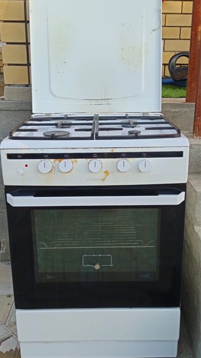 Продам газовую плиту.