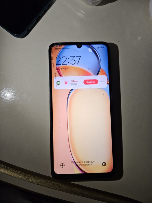 Redmi 13c oynasi singan