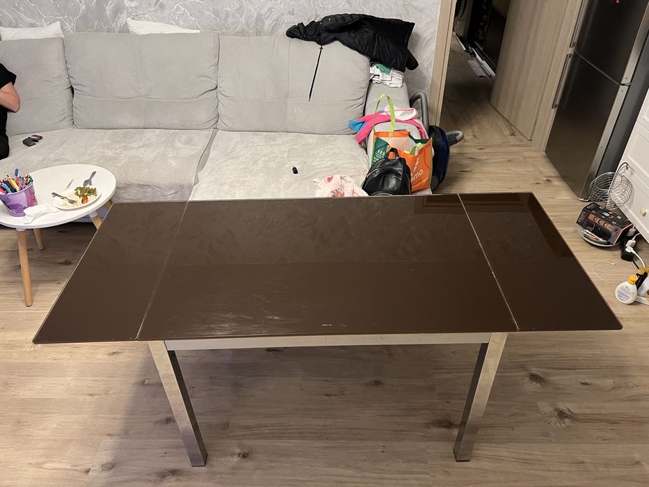 Masa de sticla extensibila