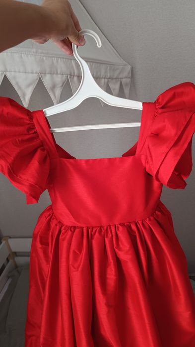 Платье для девочки праздничное