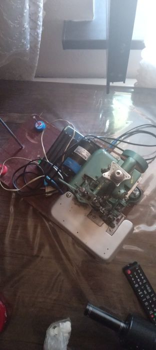 Швейная машина оверлог