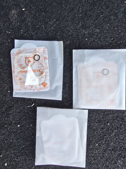 Vând 3 folii iPhone 13 pro max set complet