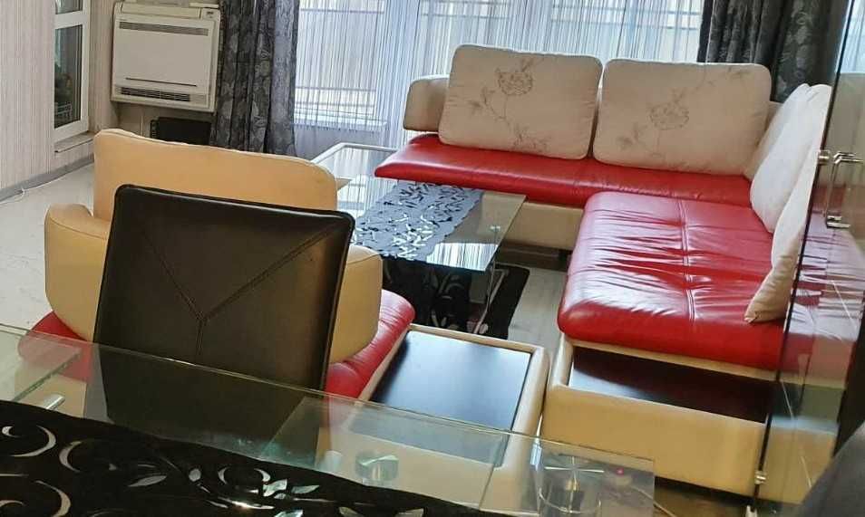 Два дивана с фотьойл - естествена кожа