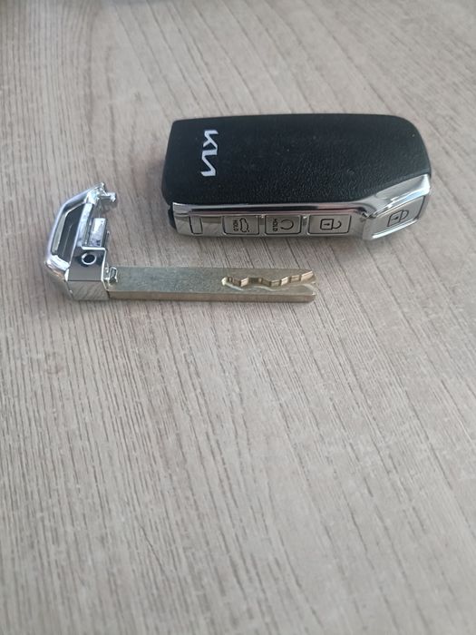 Продам ключи от Киа на Пуш Старт