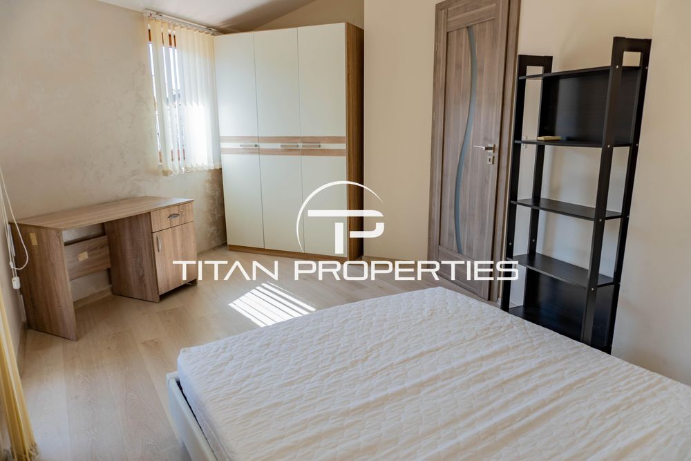 Дава се под наем Тристаен апартамент в Пловдив, Център - 120 кв.м за 550 € - Снимка #8