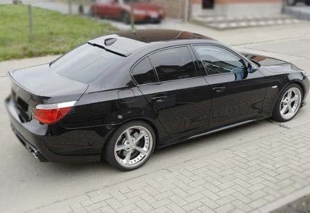 Eleron luneta ACS style compatibil cu BMW seria 5 e60 negru lucios