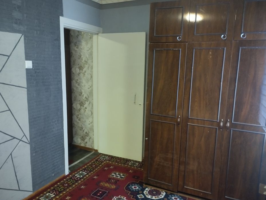 Assalomu alaykum kirgili 24 maktab roparasida 2 xonali uy