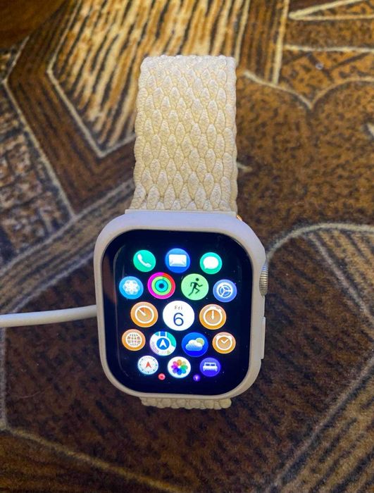 Apple Watch SE2. В отлично състояние без следи € 130