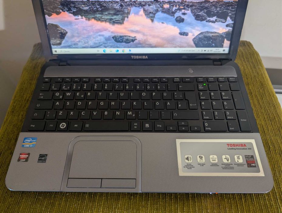 Laptop TOSHIBA Satellite L850-1C9, Intel Core i7-3610QM, Ram 8 Gb, SSD 256 Gb