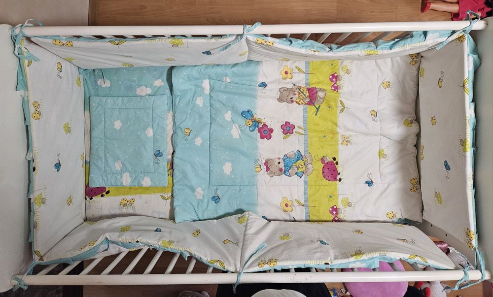 Patut copil cu balansoar se face pat junior cu saltea si lenjerie